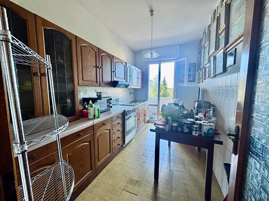 Immagine 2 di Appartamento in vendita  a Massa