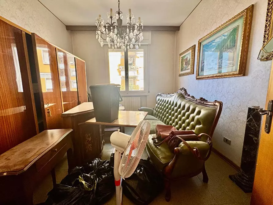 Immagine 17 di Appartamento in vendita  a Massa