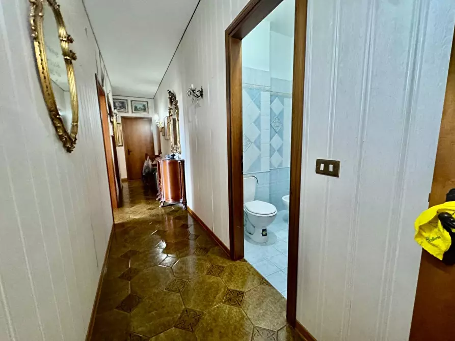 Immagine 6 di Appartamento in vendita  a Massa