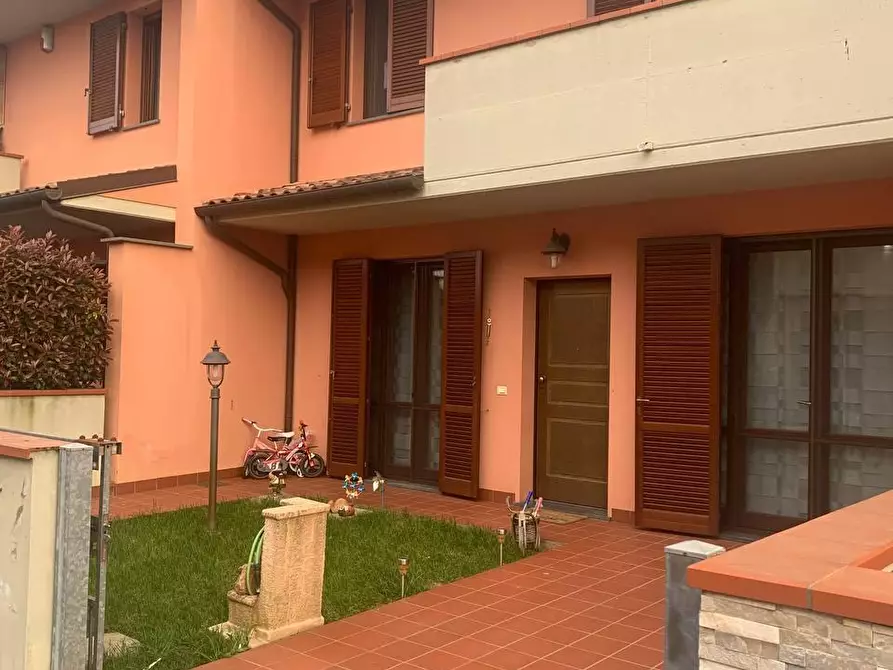 Immagine 21 di Villetta a schiera in affitto  a Pontedera