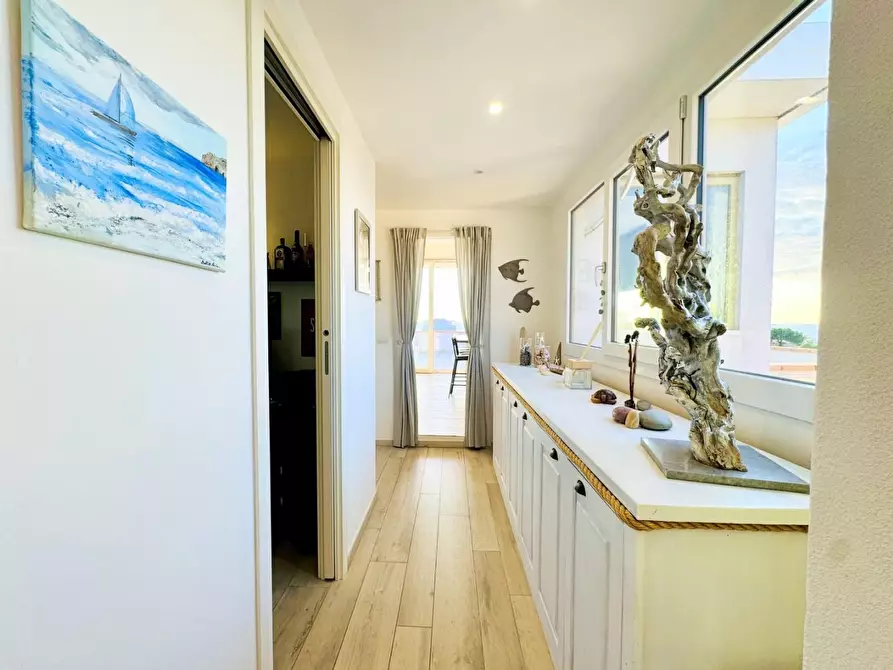 Immagine 3 di Mansarda in vendita  a Camaiore