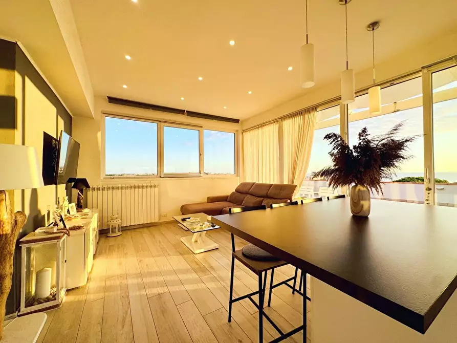 Immagine 15 di Mansarda in vendita  a Camaiore