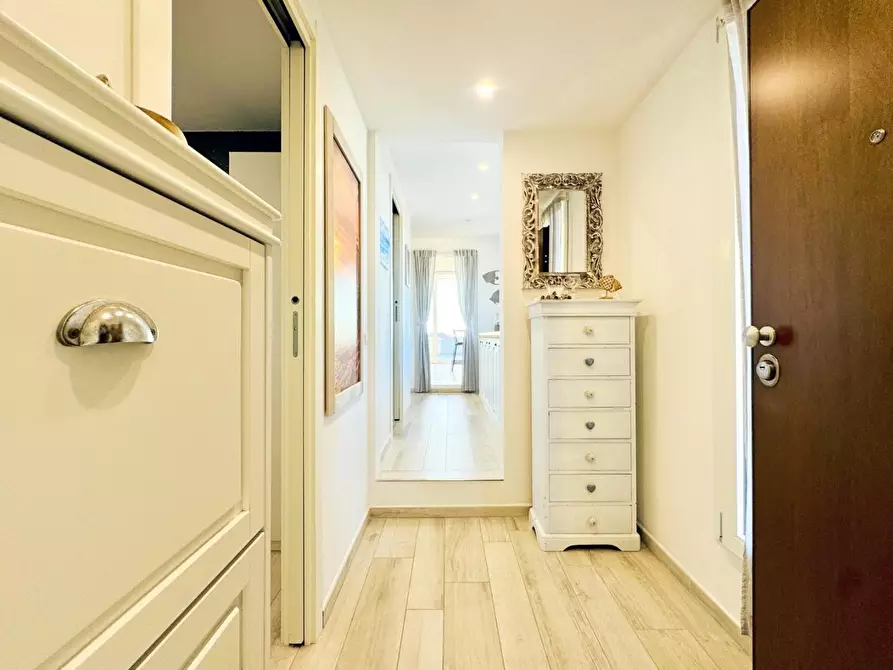 Immagine 2 di Mansarda in vendita  a Camaiore