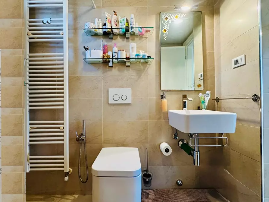 Immagine 21 di Mansarda in vendita  a Camaiore