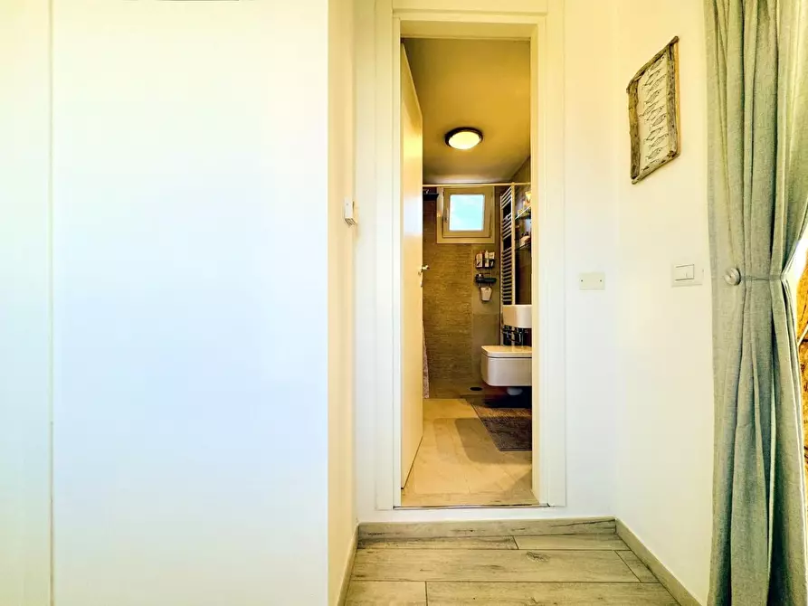 Immagine 19 di Mansarda in vendita  a Camaiore