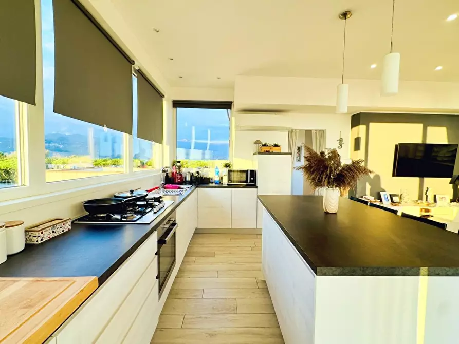 Immagine 13 di Mansarda in vendita  a Camaiore