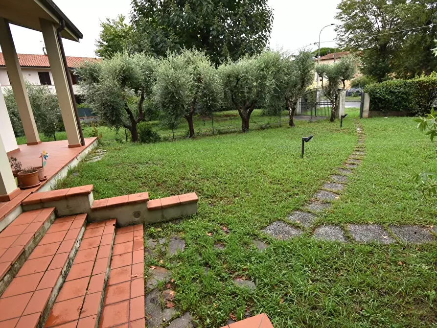 Immagine 46 di Villa in vendita  a Vecchiano