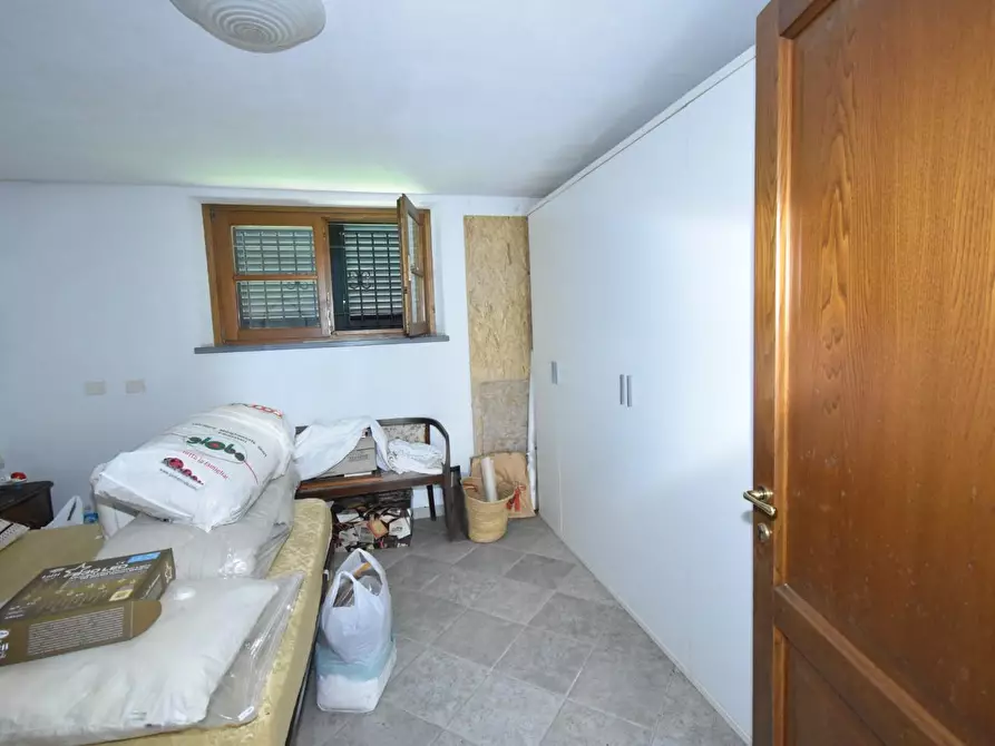 Immagine 41 di Villa in vendita  a Vecchiano