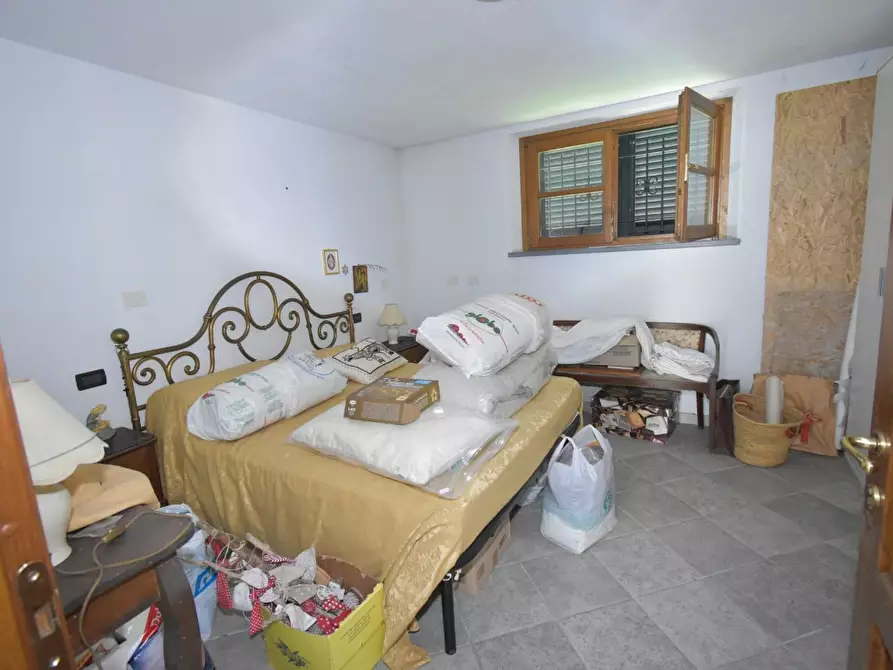 Immagine 40 di Villa in vendita  a Vecchiano