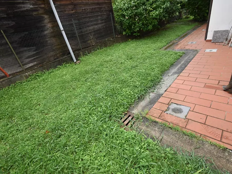 Immagine 42 di Villa in vendita  a Vecchiano