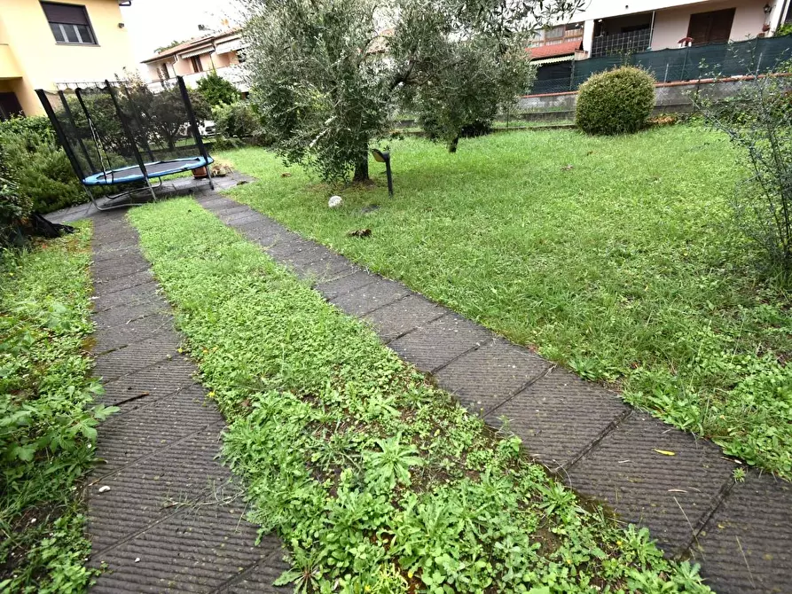Immagine 29 di Villa in vendita  a Vecchiano