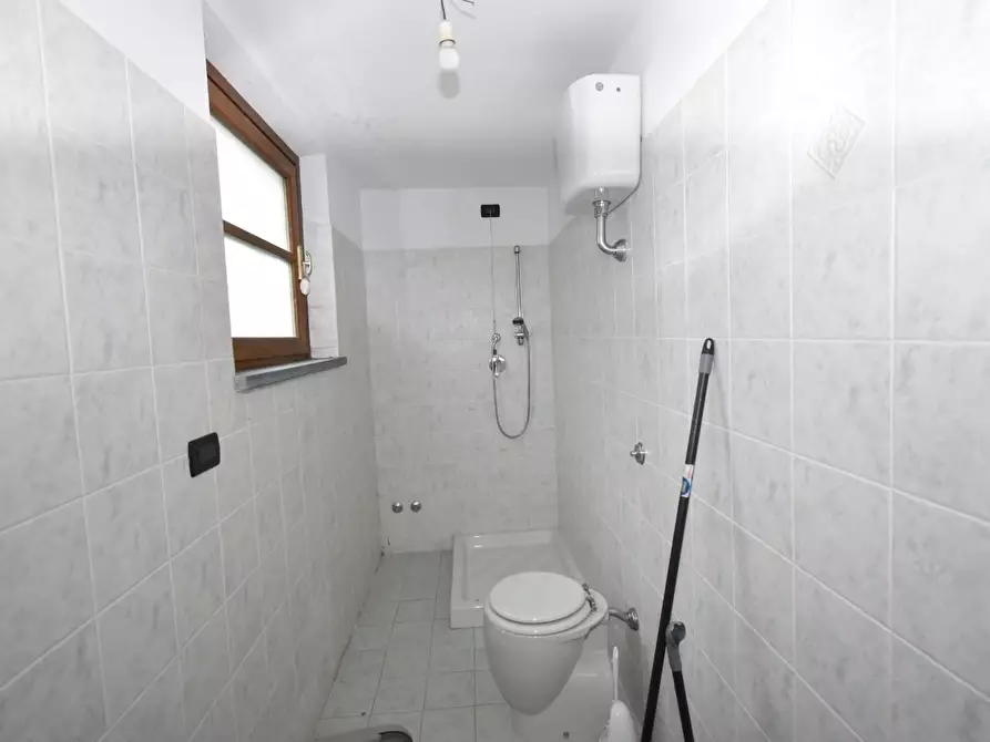 Immagine 34 di Villa in vendita  a Vecchiano