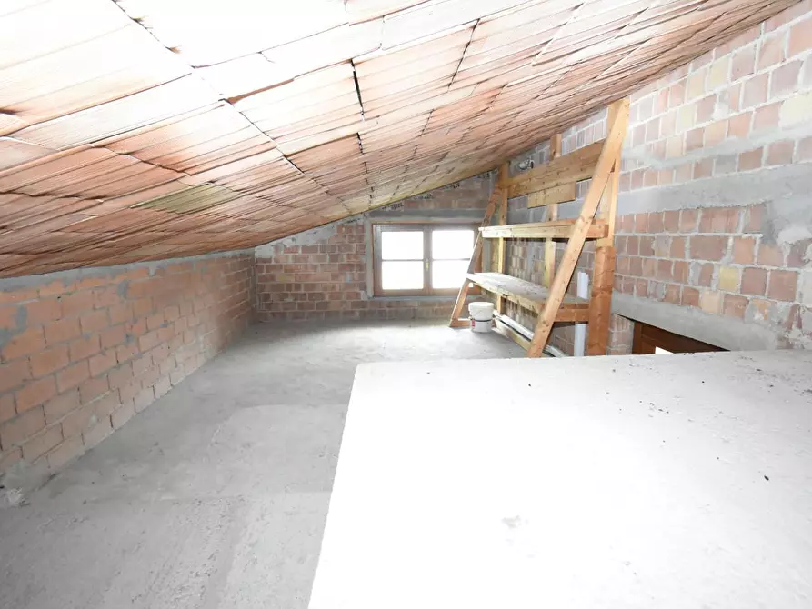 Immagine 26 di Villa in vendita  a Vecchiano