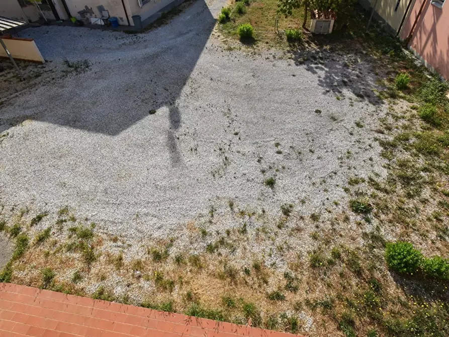 Immagine 8 di Locale commerciale in affitto  a San Giuliano Terme