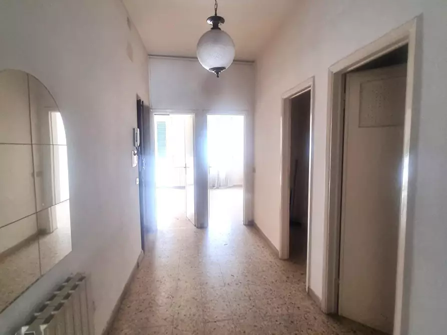 Immagine 18 di Appartamento in vendita  a Viareggio