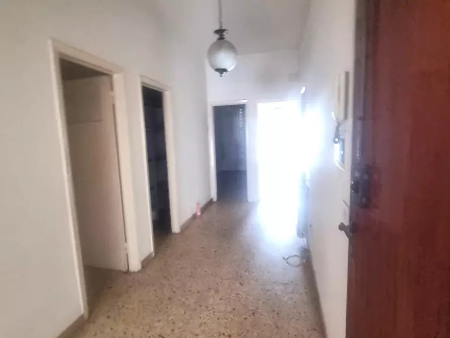 Immagine 6 di Appartamento in vendita  a Viareggio