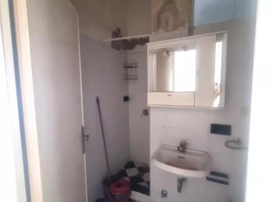 Immagine 19 di Appartamento in vendita  a Viareggio