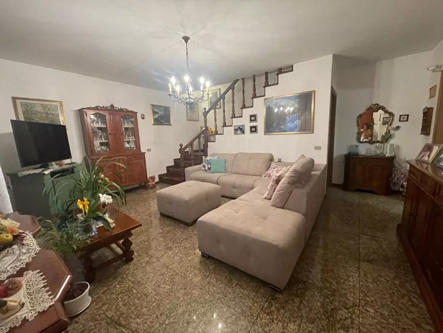 Immagine 5 di Villetta a schiera in vendita  a Carrara