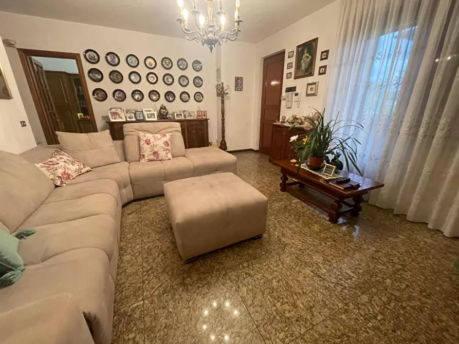 Immagine 15 di Villetta a schiera in vendita  a Carrara