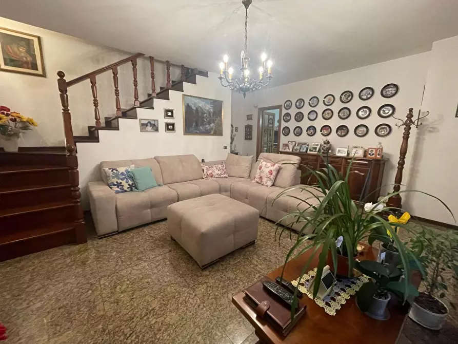 Immagine 4 di Villetta a schiera in vendita  a Carrara