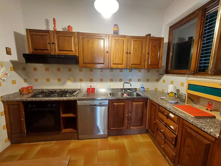 Immagine 47 di Villa in vendita  a Lucca