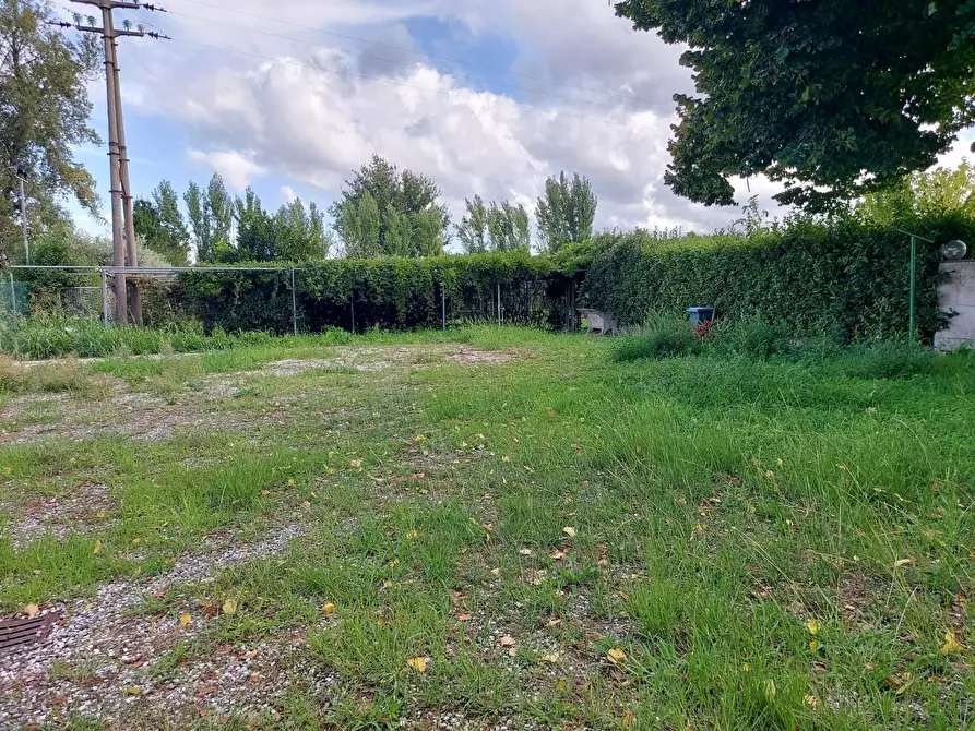 Immagine 16 di Villa in vendita  a Lucca