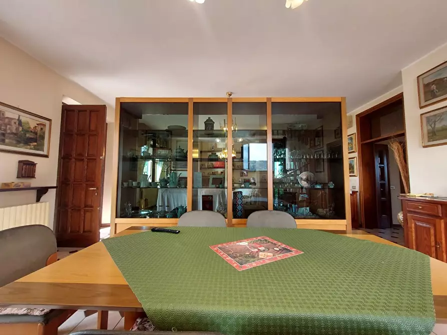 Immagine 12 di Villa in vendita  a Lucca