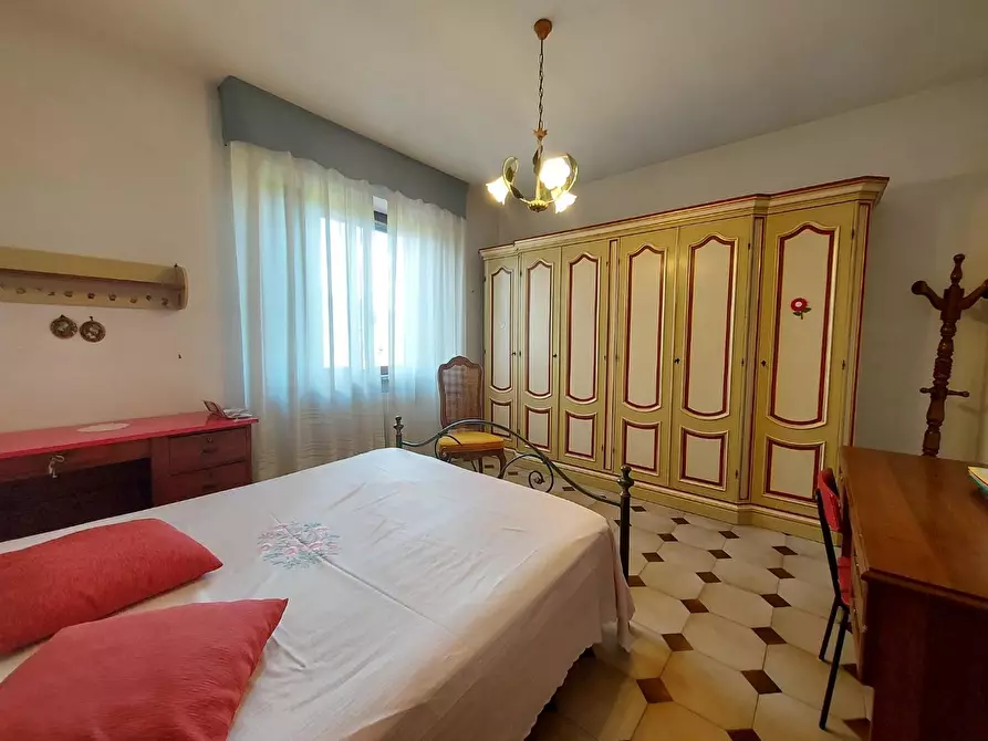 Immagine 18 di Villa in vendita  a Lucca