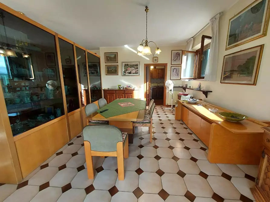 Immagine 14 di Villa in vendita  a Lucca