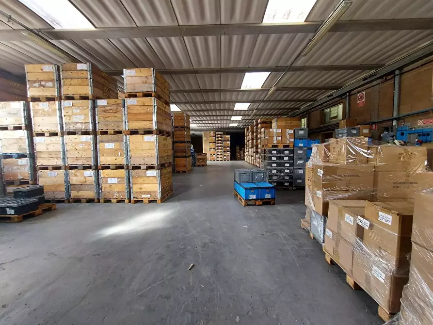 Immagine 26 di Villa in vendita  a Lucca