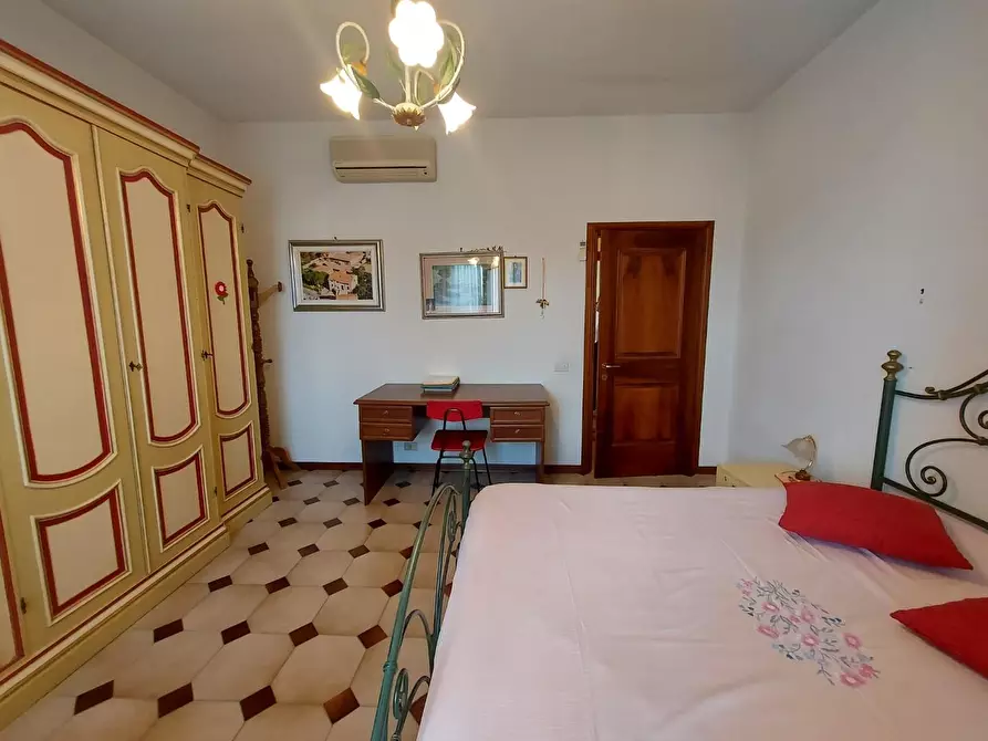 Immagine 20 di Villa in vendita  a Lucca