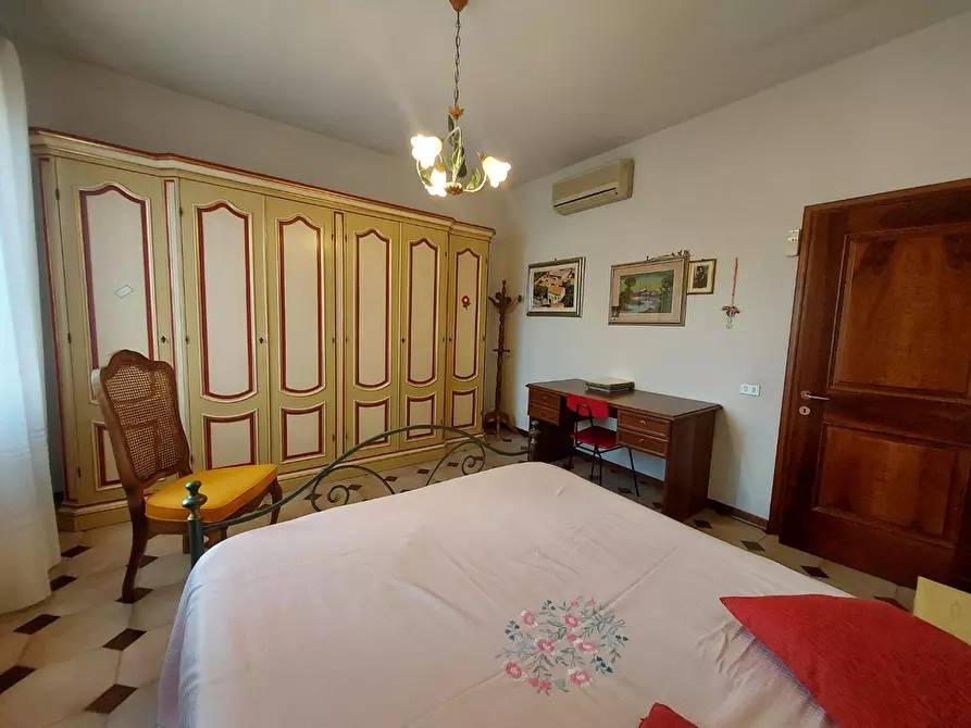 Immagine 17 di Villa in vendita  a Lucca