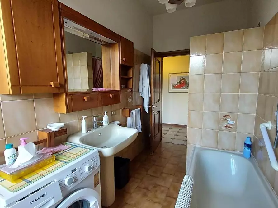 Immagine 31 di Villa in vendita  a Lucca