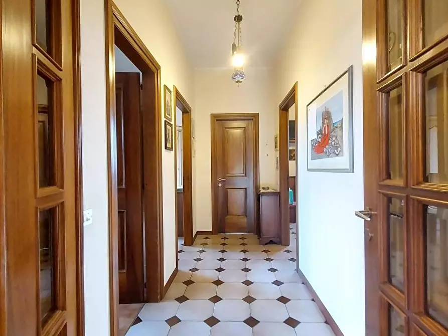 Immagine 29 di Villa in vendita  a Lucca