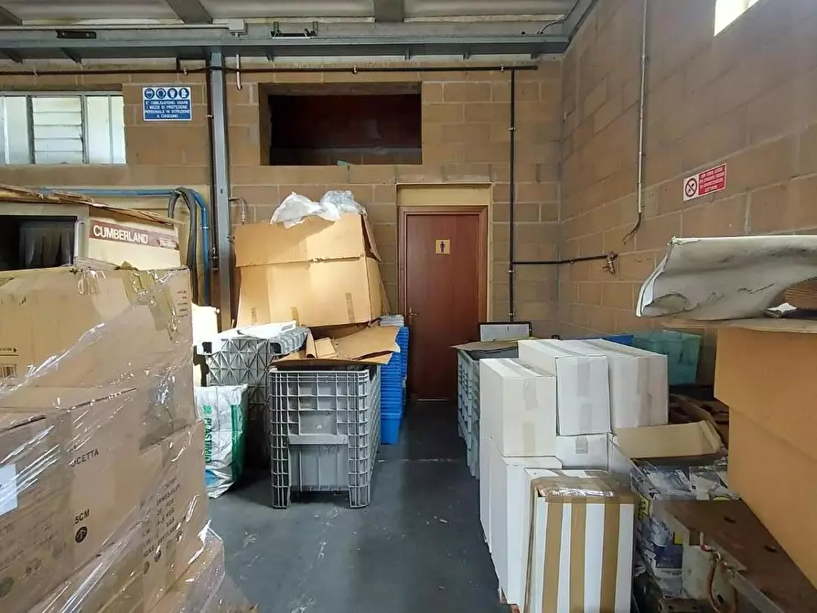 Immagine 33 di Villa in vendita  a Lucca