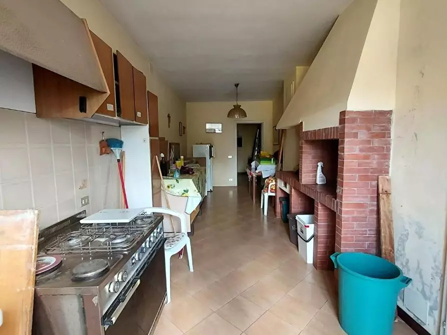 Immagine 13 di Villa in vendita  a Lucca