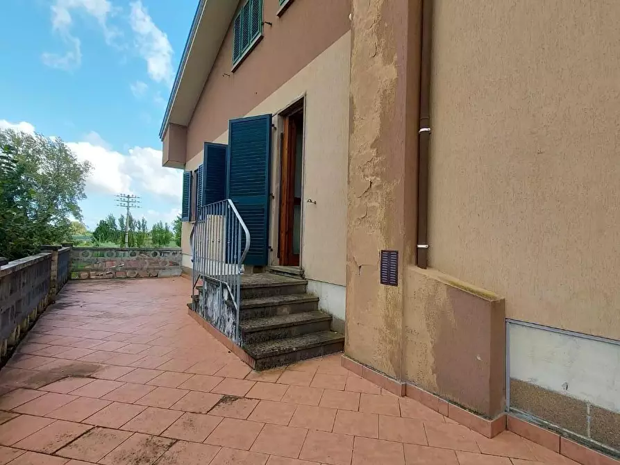 Immagine 37 di Villa in vendita  a Lucca