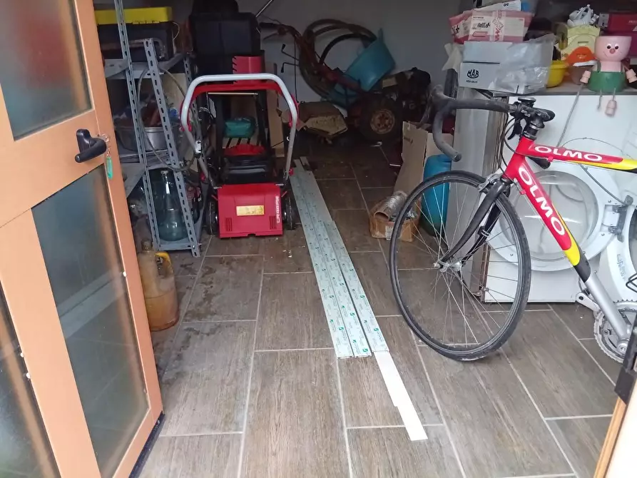 Immagine 6 di Villa in vendita  a Cascina