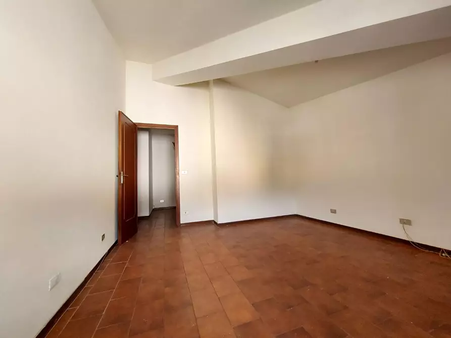 Immagine 4 di Appartamento in vendita  a Lucca