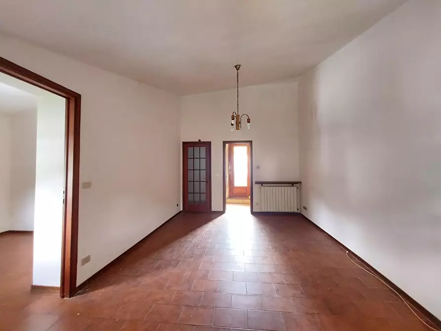 Immagine 2 di Appartamento in vendita  a Lucca