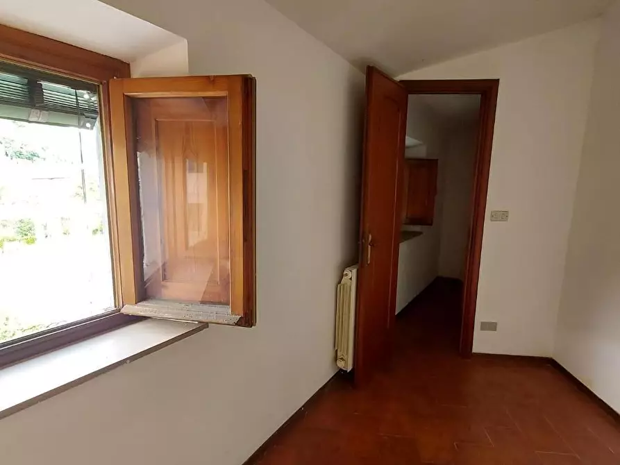 Immagine 15 di Appartamento in vendita  a Lucca