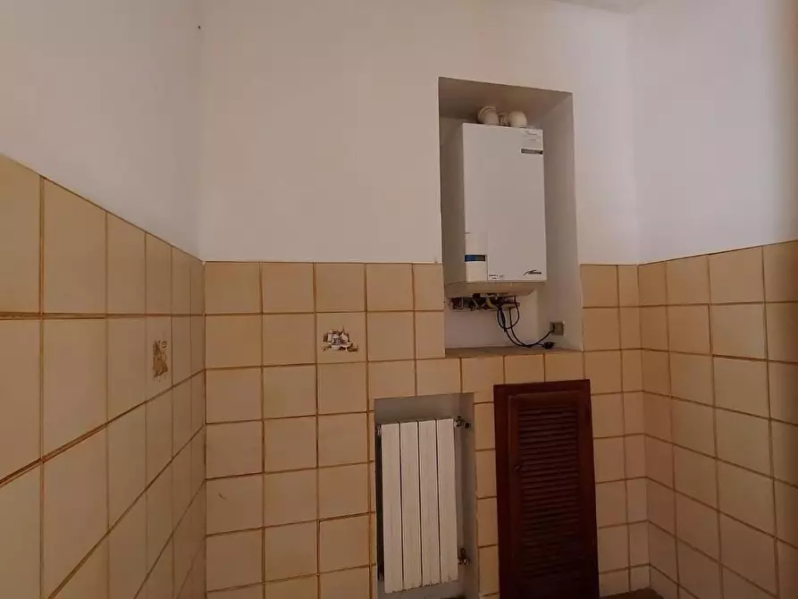 Immagine 6 di Appartamento in vendita  a Lucca