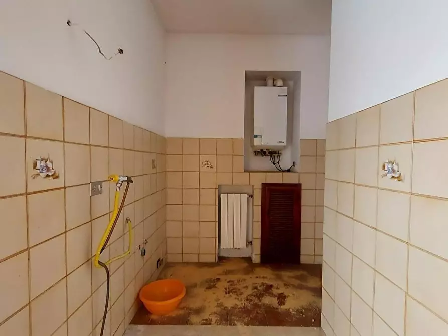 Immagine 5 di Appartamento in vendita  a Lucca