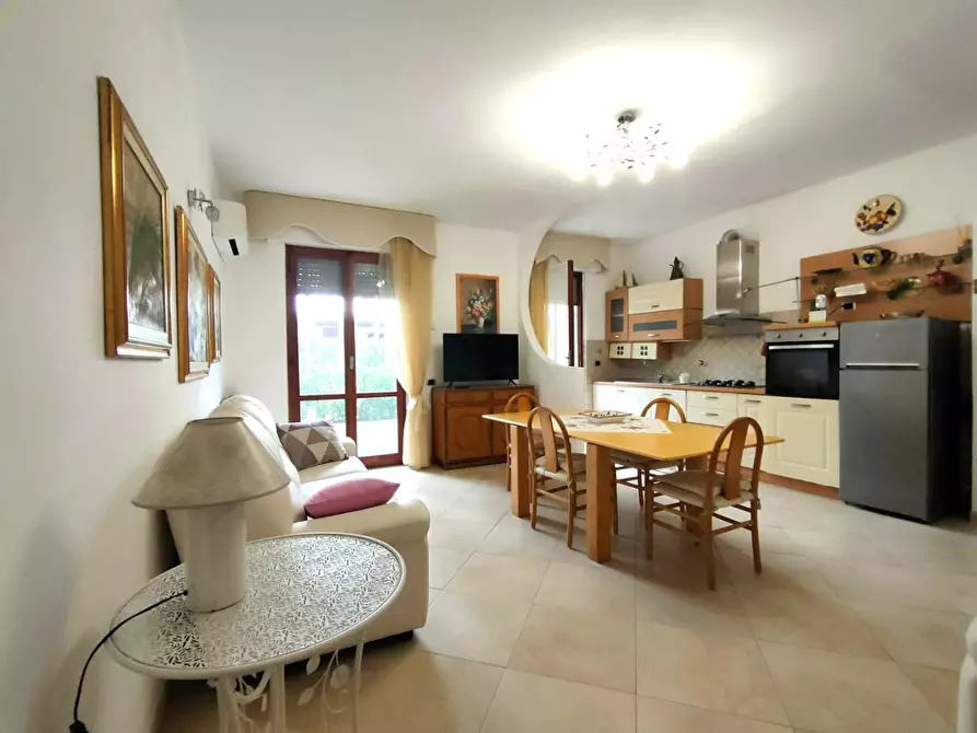 Immagine 1 di Appartamento in vendita  a Massa