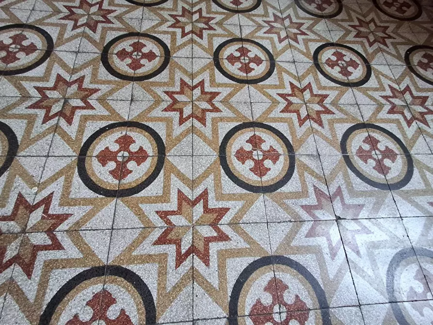 Immagine 15 di Villa in vendita  a Lucca