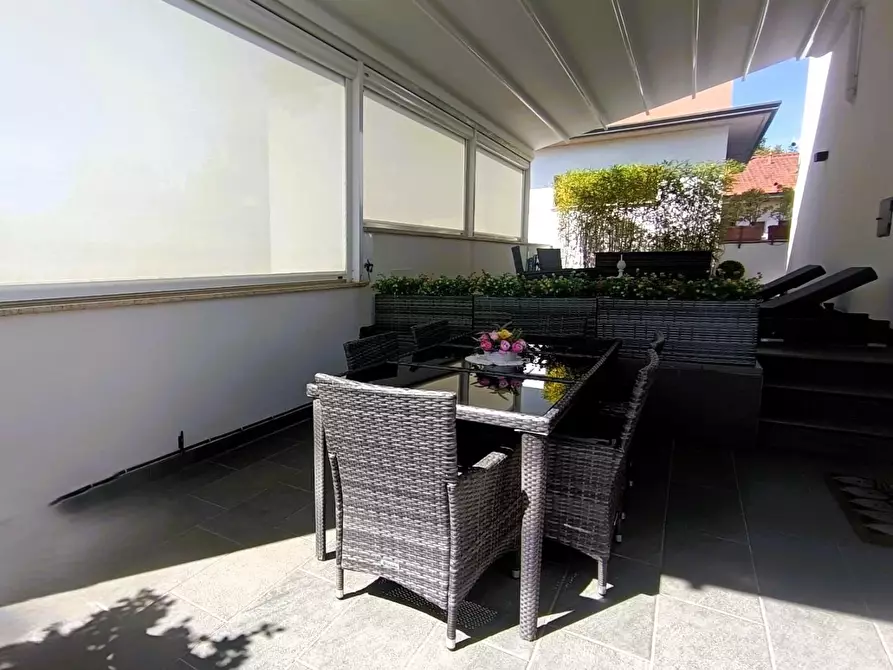 Immagine 37 di Villa in vendita  a Montignoso