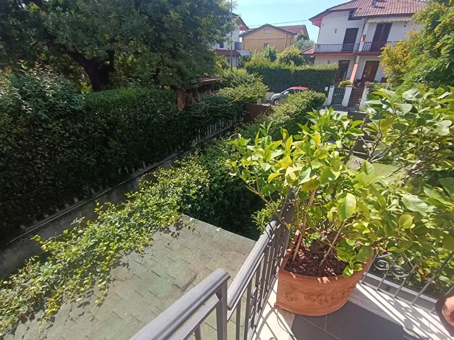 Immagine 14 di Villa in vendita  a Montignoso