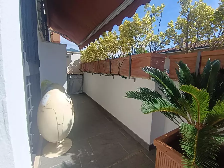 Immagine 12 di Villa in vendita  a Montignoso