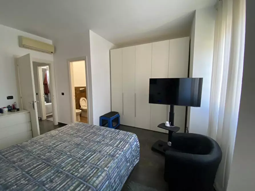 Immagine 74 di Villa in vendita  a Montignoso