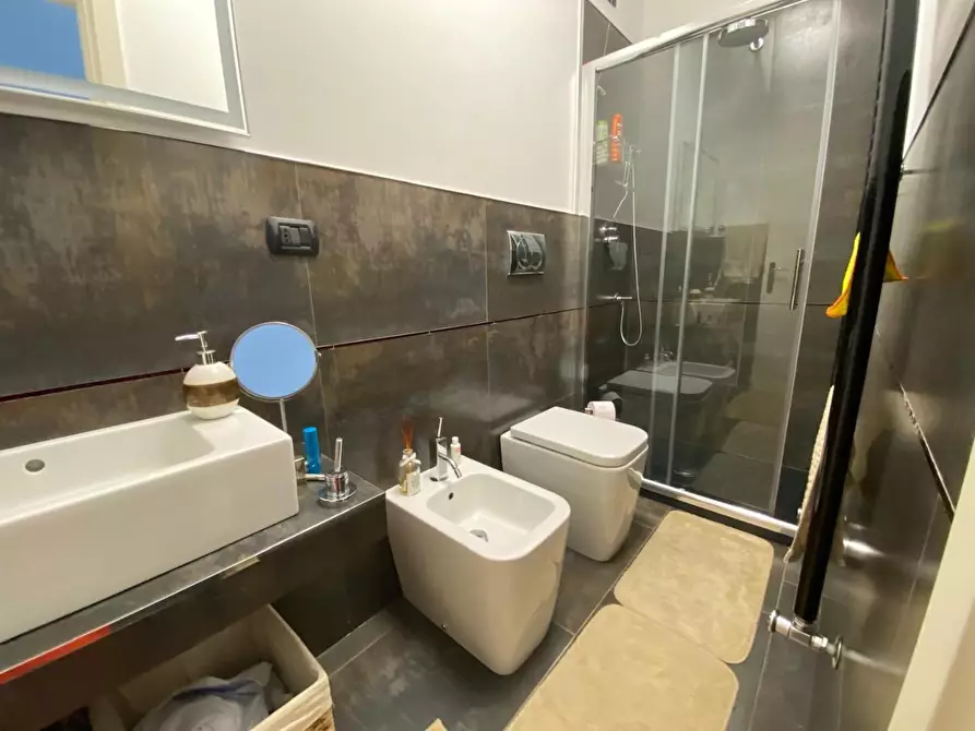 Immagine 90 di Villa in vendita  a Montignoso